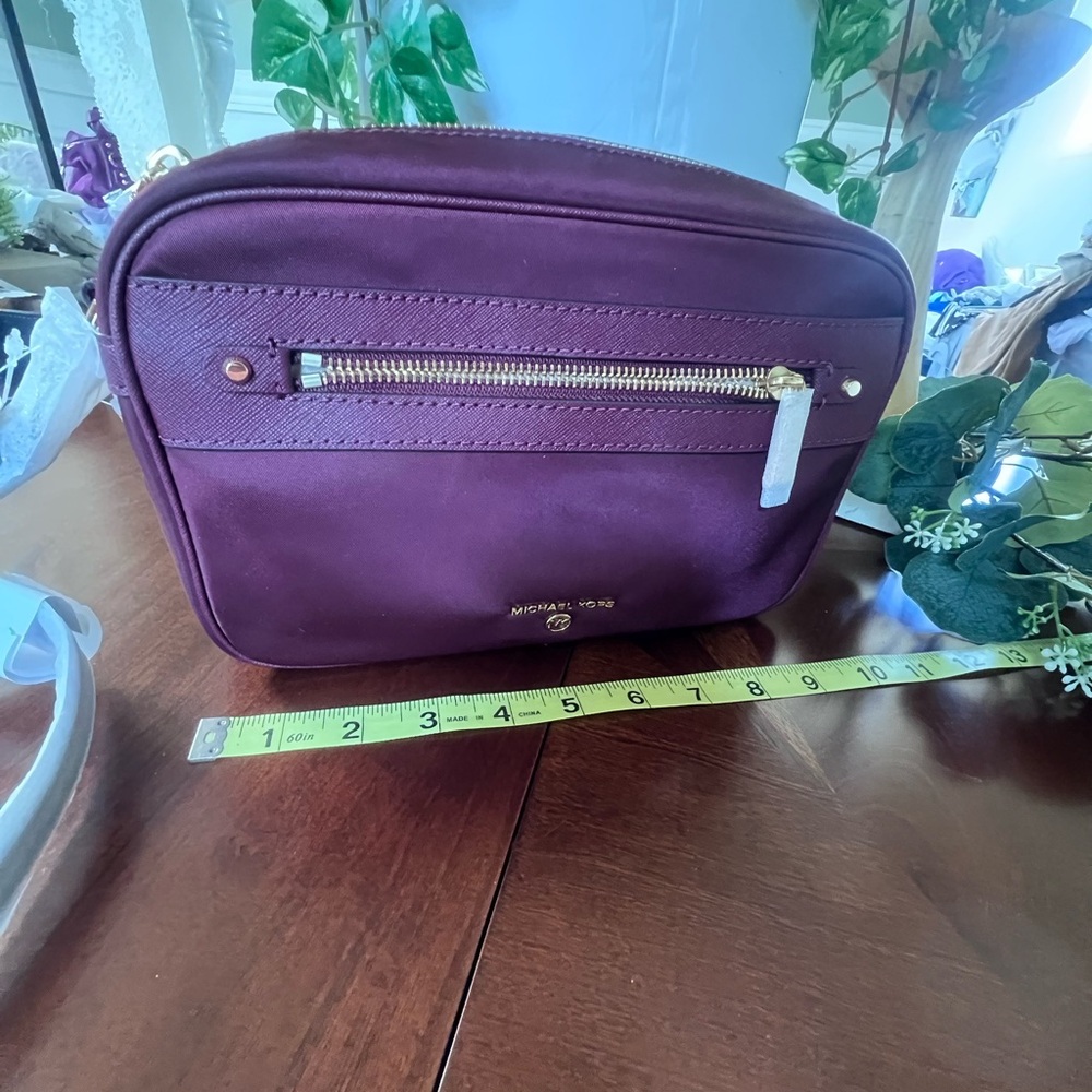 NWT Michael Kors Burgundy Crossbody Bag with Gold Accents - Picture 7 of 8